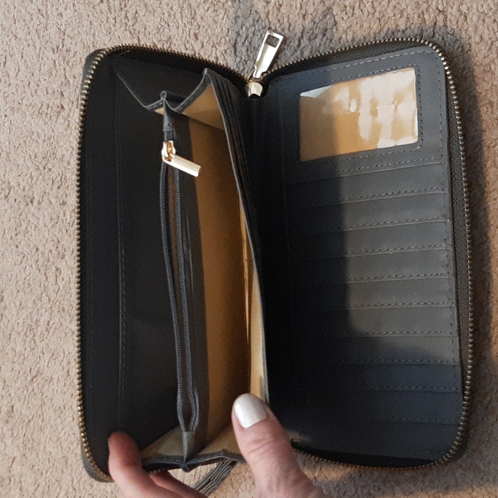 Wallet - Picture 2 of 2
